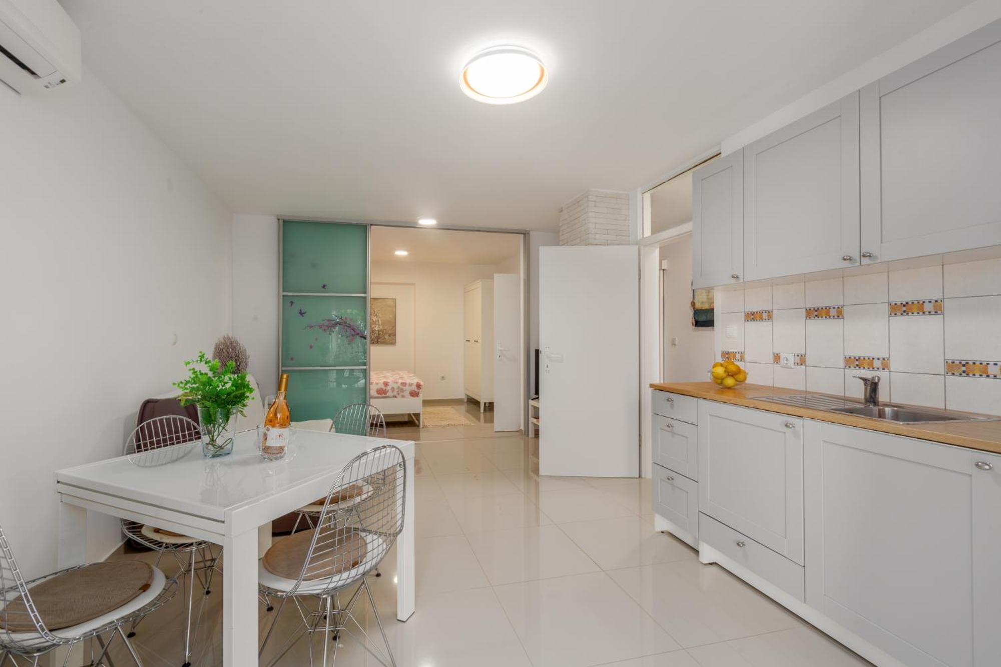 Modern Apartment Zen With Private Garden Poreč Kültér fotó